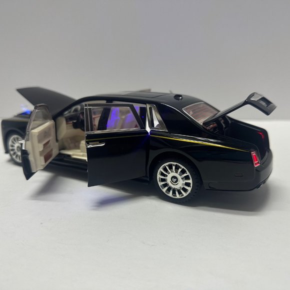 1:24 Rolls-Royce Phantom Metal Diecast  Black WITH LEDS Roll-Back - Picture 7 of 9